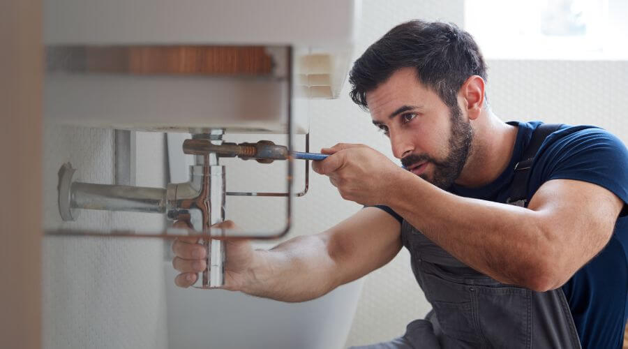Expert burst pipe repair services in Etoile, KY